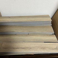 1枚100円　フロアタイル　置くタイプの画像