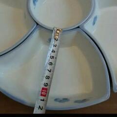 底値！新品！裏紋付和食器作家物！お正月のお重、普段は刺身皿など単品使用できて重宝しますの画像