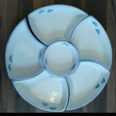 底値！新品！裏紋付和食器作家物！お正月のお重、普段は刺身皿など単品使用できて重宝しますの画像