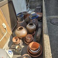 壺、かめ、うす、植木鉢など
