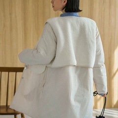 【新品未使用】白アウター　ブルゾンの画像