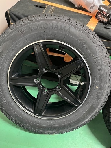 5/13までジムニー　スタッドレスタイヤ 175/80R16