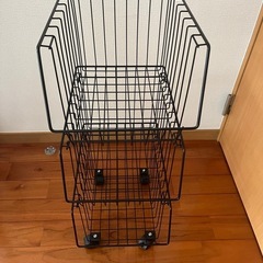 キャスター付き　ワゴン　黒の画像