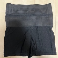 ぽっこりお腹ギュッと引き締め シェイプレギンス 1分丈 助野（SUKENO）の画像