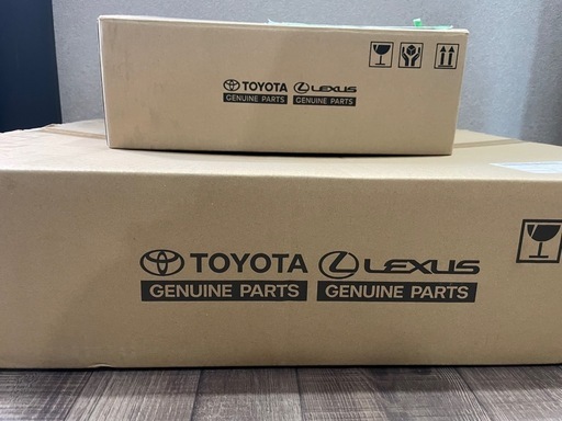 【新品】トヨタ純正_13.2型有機EL後席ディスプレイ