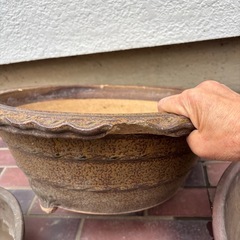 値下げ、直径42cm陶器足付植木鉢、他2点セットの画像