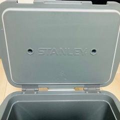 スタンレー クーラーボックス ホワイト 15.1Lの画像