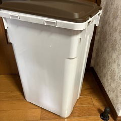 ニトリ　未使用　ゴミ箱　　45リットルの画像