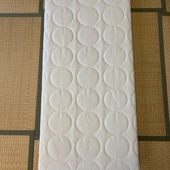 安い✨値段交渉可✨(新品・未使用) IKEA SKÖNAST ショーナスト フォームマットレス ベビーベッド用, 60x120x8 cmの画像