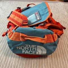 THE NORTH FACE ダッフルバッグ 青とオレンジ