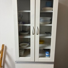 食器棚の画像