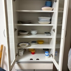 食器棚の画像