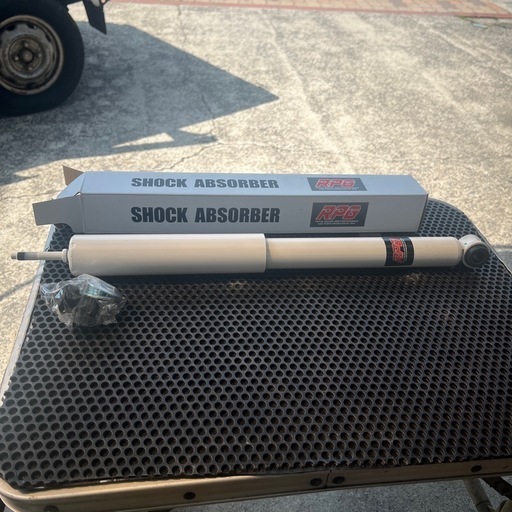 早い者勝ち
ジムニーja11SHOCK absorber