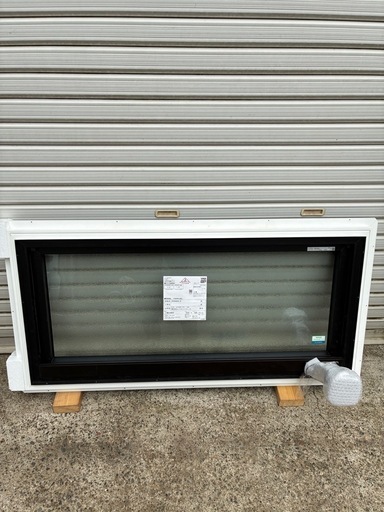 YKK ap  樹脂サッシ　APW330  高所用横すべり出し窓