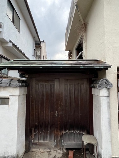 門、銅板屋根、昭和レトロ