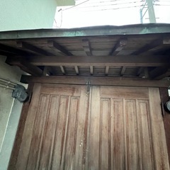 門、銅板屋根、昭和レトロの画像