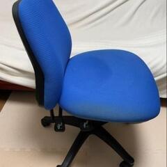 青いメッシュオフィスチェア 高さ調整機能付き　【引き取り限定】の画像