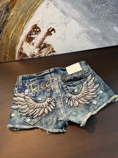 【正規品】d.i.a. ギャル 切りっぱなし ペイント ショーパン 25インチ red pepper ショートパンツ25 スカルペイントお尻に羽 (ベリー