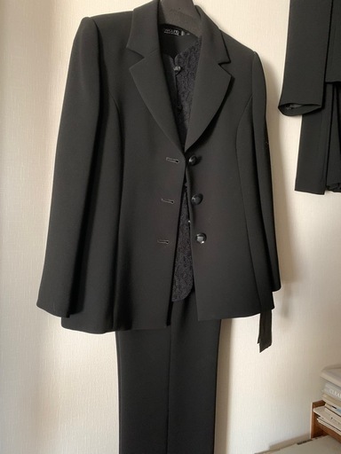 問屋の在庫　　ブラックフォーマル