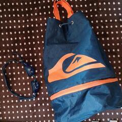 Quicksilverスイミングショルダーバックと水泳ゴーグル