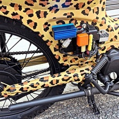 ホンダ スーパーカブ 50cc チョッパー レオパード柄 ヒョウ柄 手描き ハンドメイドの画像