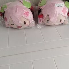 初音ミク　桜ミク　寝そべりぬいぐるみ２体　新品未使用