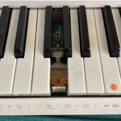 CASIO LK-122 電子キーボード　光ナビゲーションの画像