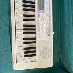 CASIO LK-122 電子キーボード　光ナビゲーションの画像