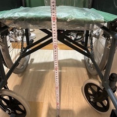 未使用車椅子の画像