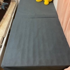 シングルベッド（スプリング内蔵）