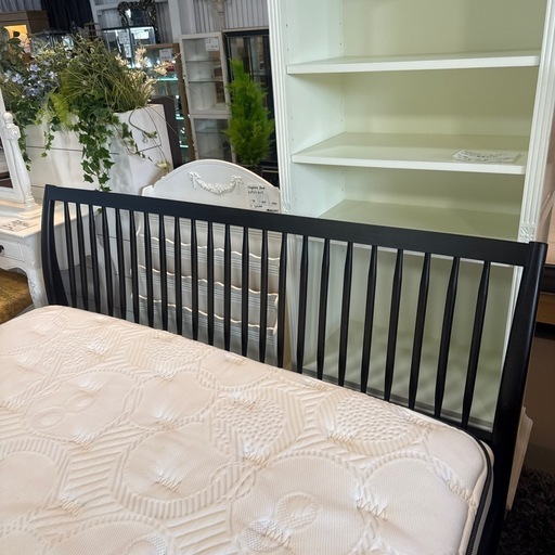 キングベッド　マットレス付き