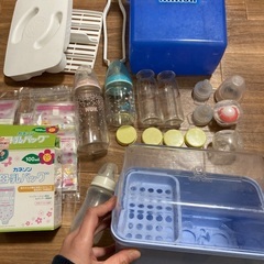 哺乳瓶と消毒ケース,おしゃぶり等