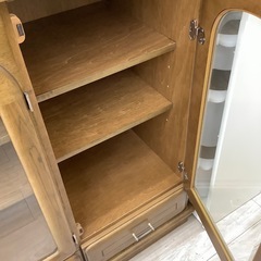 karimoku 3枚扉キャビネット