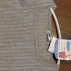 しまむら　hina 新品 ラメテレコニットPOの画像