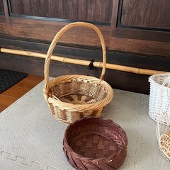 藤の籠　大きさ色々6個の画像