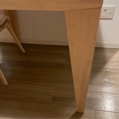 廃盤天然木　80×80ダイニングテーブルの画像