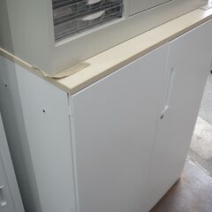 美品 KOKUYO コクヨ EDIA エディアスタンダード 両開き扉 下置き書庫 ＋ ウッドパネル天板 BWUH-SD59SAWN メーカー販売価格84,770円の品  72の画像