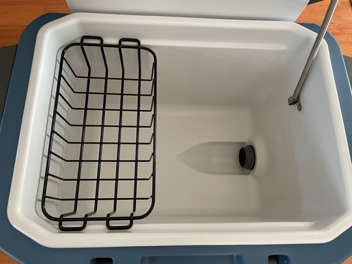 コールマンクーラーボックス55QT
　