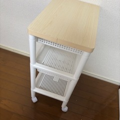 キャスター付きワゴン