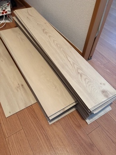 大きい割引 置くだけフロアタイル 成田の家具の中古あげます・譲り (ショウ) その他