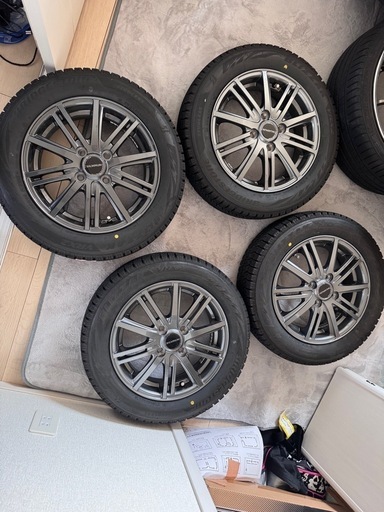 23年製スタッドレスタイヤ　ホイール付き　14インチ