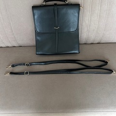 【ほぼ新品】レディース合皮リュックの画像