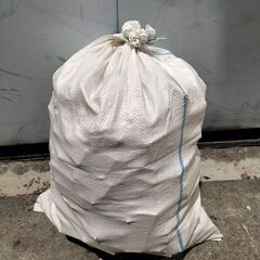 焚き火用の木材の端材差し上げます