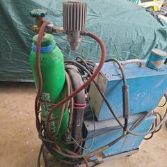 値下げしました、半自動、溶接機.200v.自動車板金の画像