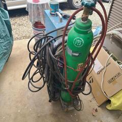 値下げしました、半自動、溶接機.200v.自動車板金の画像