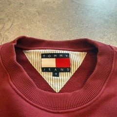 Tommy Jeans バーガンディ クルーネックスウェットの画像