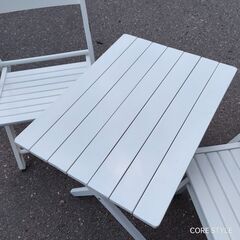 ほぼ新品　折りたたみ　テーブル＆チェア2脚セット　オープンテラス　アウトドアの画像