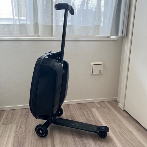 《予定者決定》マイクロスクーター製「micro luggage マイクロラゲッジ」の乗れるスーツケース＆キックボード