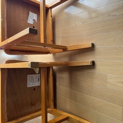 イス　二脚の画像