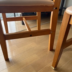 イス　二脚の画像